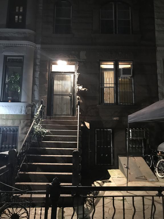 Macon Modern Brownstone Suite นิวยอร์ก ภายนอก รูปภาพ